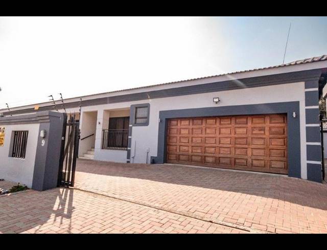 6 BEDROOM HOUSE FOR SALE IN VERWOERDPARK